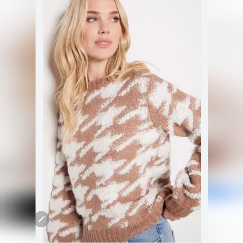 Line & Dot Sweater - Picture 1 of 6